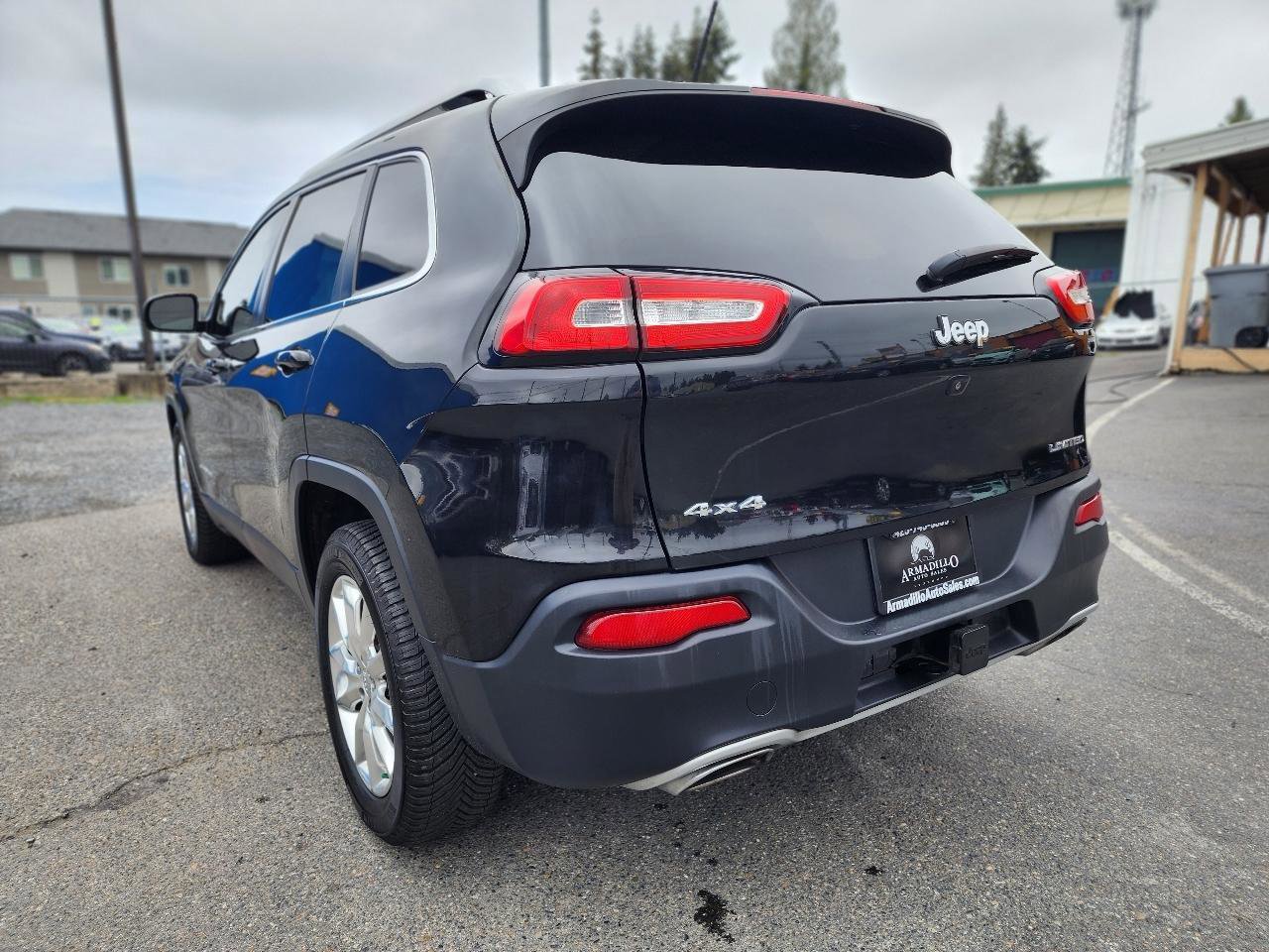 Used 2015 Jeep Cherokee Limited w/ Luxury Group AWD/4WD image 8