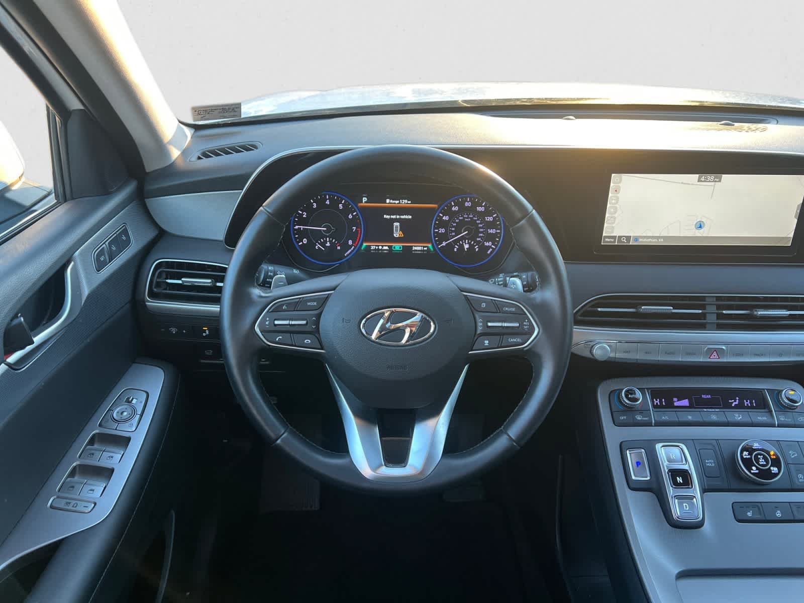 Used 2022 Hyundai Palisade SEL w/ 8P Bench Seat Package AWD/4WD image 14