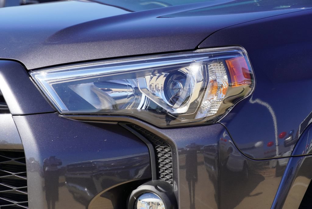 Used 2023 Toyota 4Runner SR5 Premium w/ Moonroof Package RWD image 4