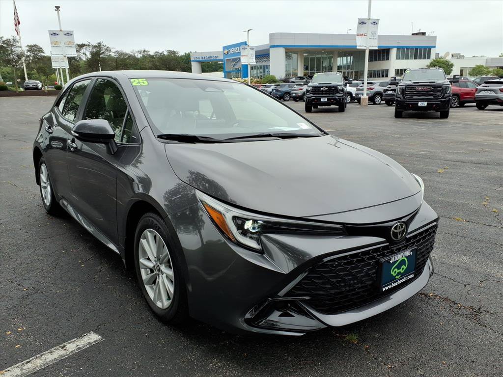 Used 2025 Toyota Corolla SE w/ SE Package FWD image 1
