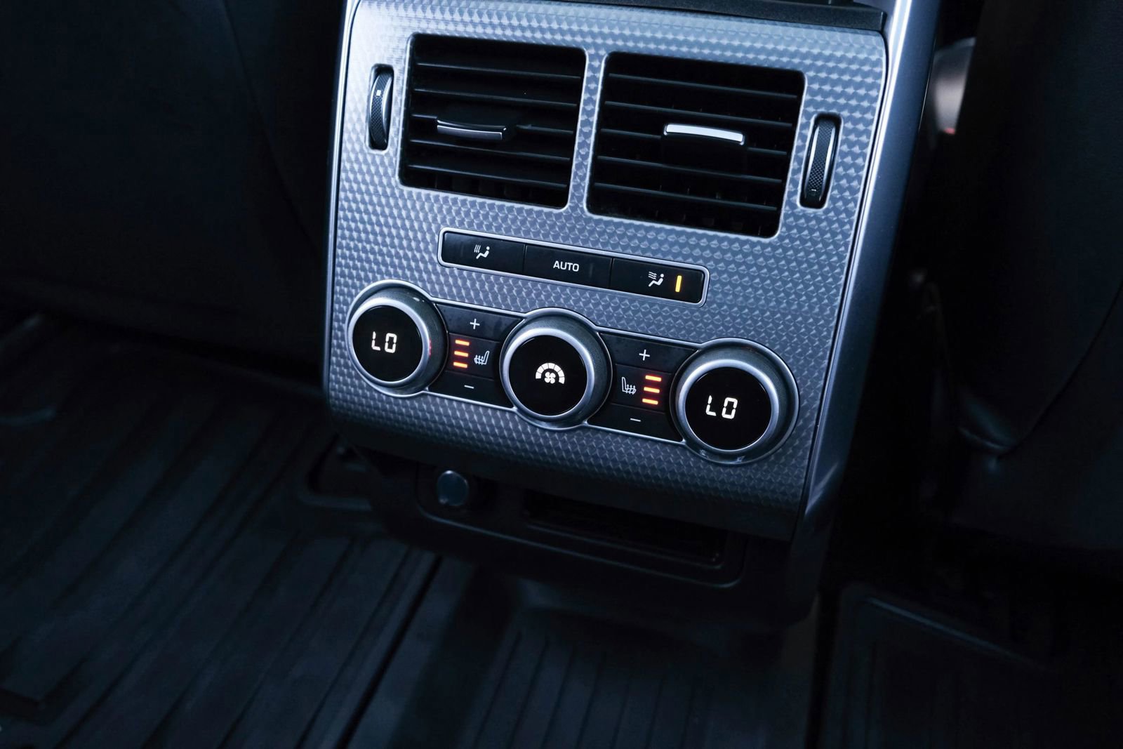 Used 2017 Land Rover Range Rover Sport SVR image 37