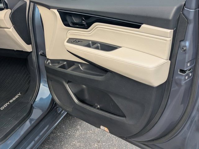 Used 2025 Honda Odyssey Elite image 13