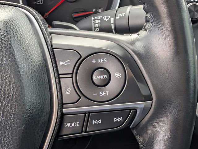 Used 2020 Toyota Camry XSE FWD image 21