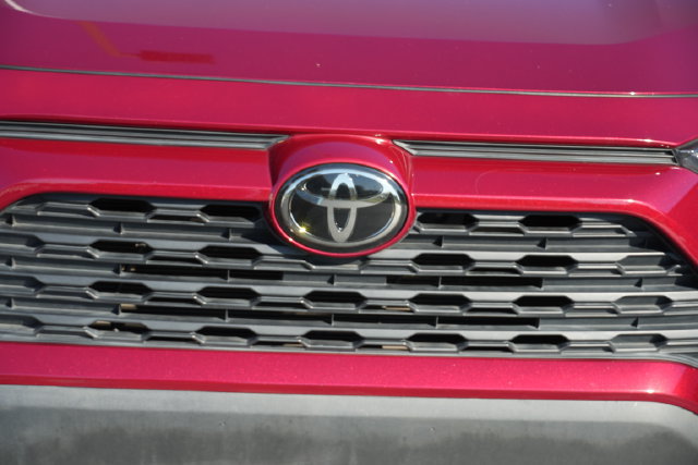 Used 2022 Toyota RAV4 XLE Premium AWD/4WD image 6