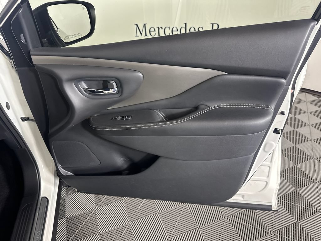Used 2020 Nissan Murano SL w/ Moonroof Package FWD image 14