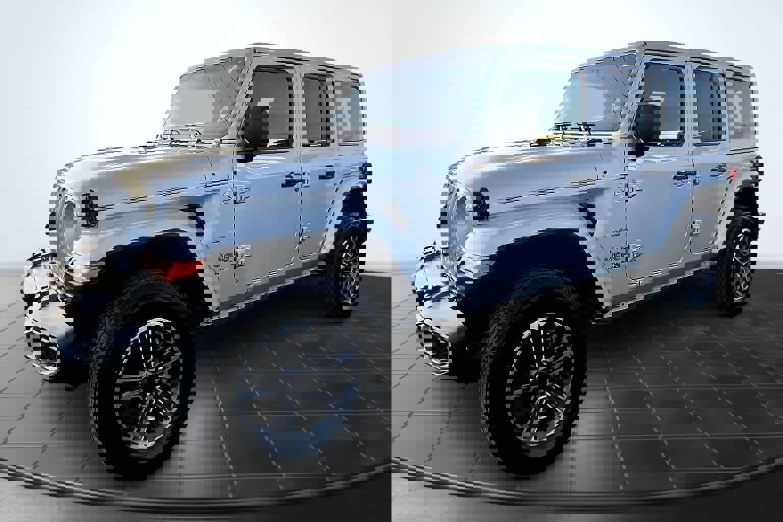 Used 2023 Jeep Wrangler Sahara image 3