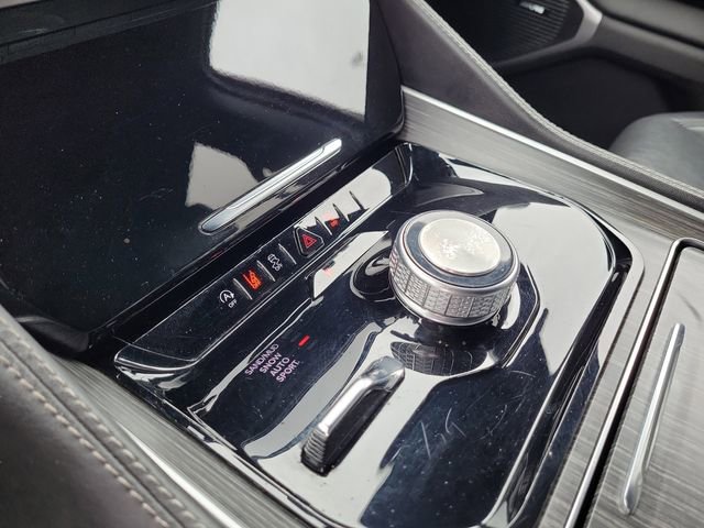 Used 2024 Jeep Wagoneer L Series II w/ Flexible Seating Group image 32