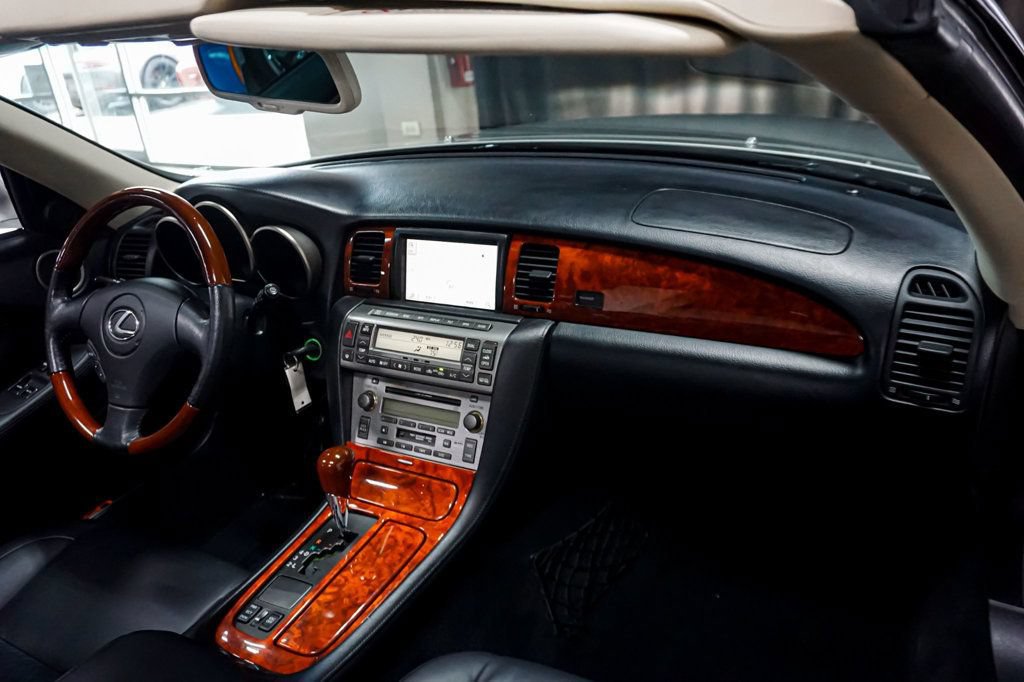 Used 2004 Lexus SC 430 Convertible RWD image 70
