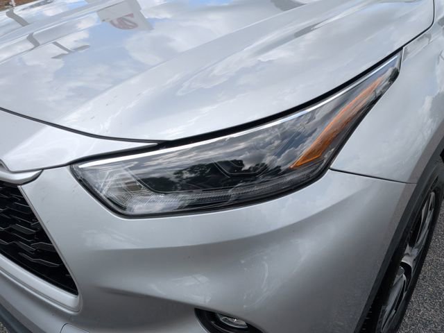 Used 2021 Toyota Highlander XLE FWD image 11
