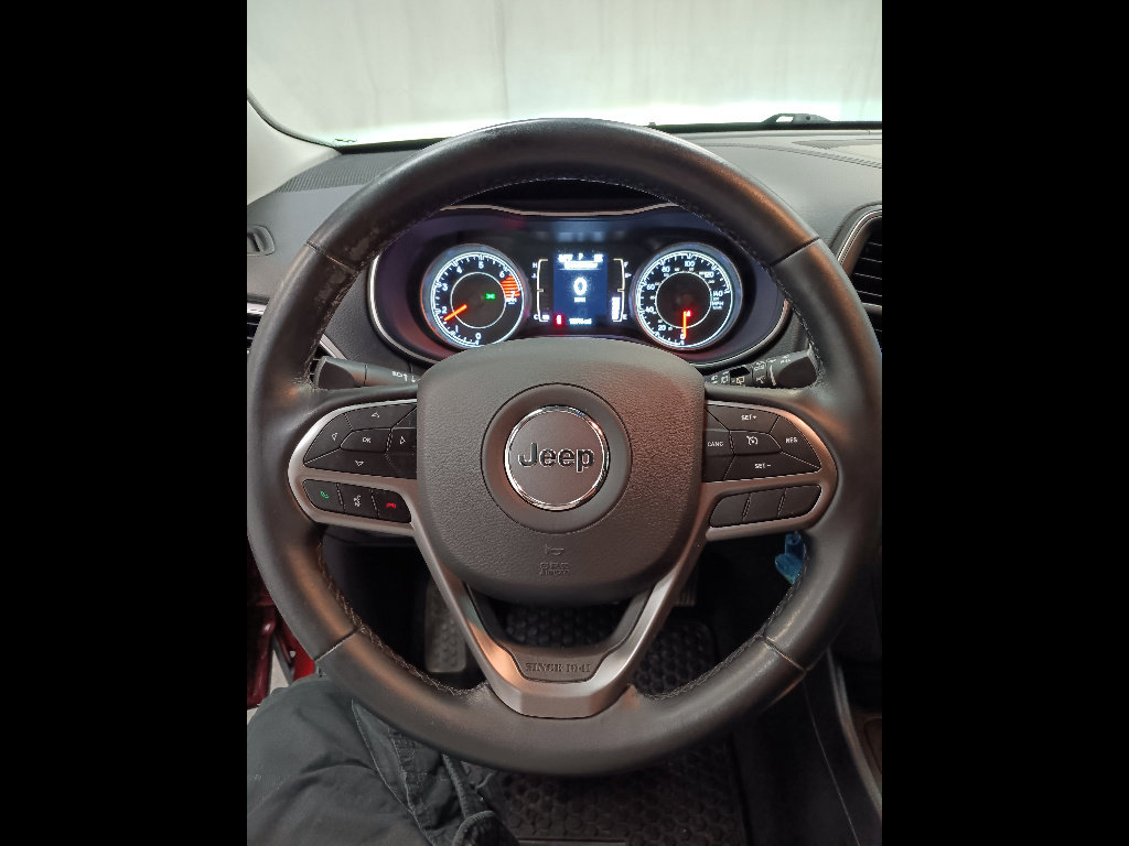Used 2020 Jeep Cherokee Latitude w/ Cold Weather Group image 11