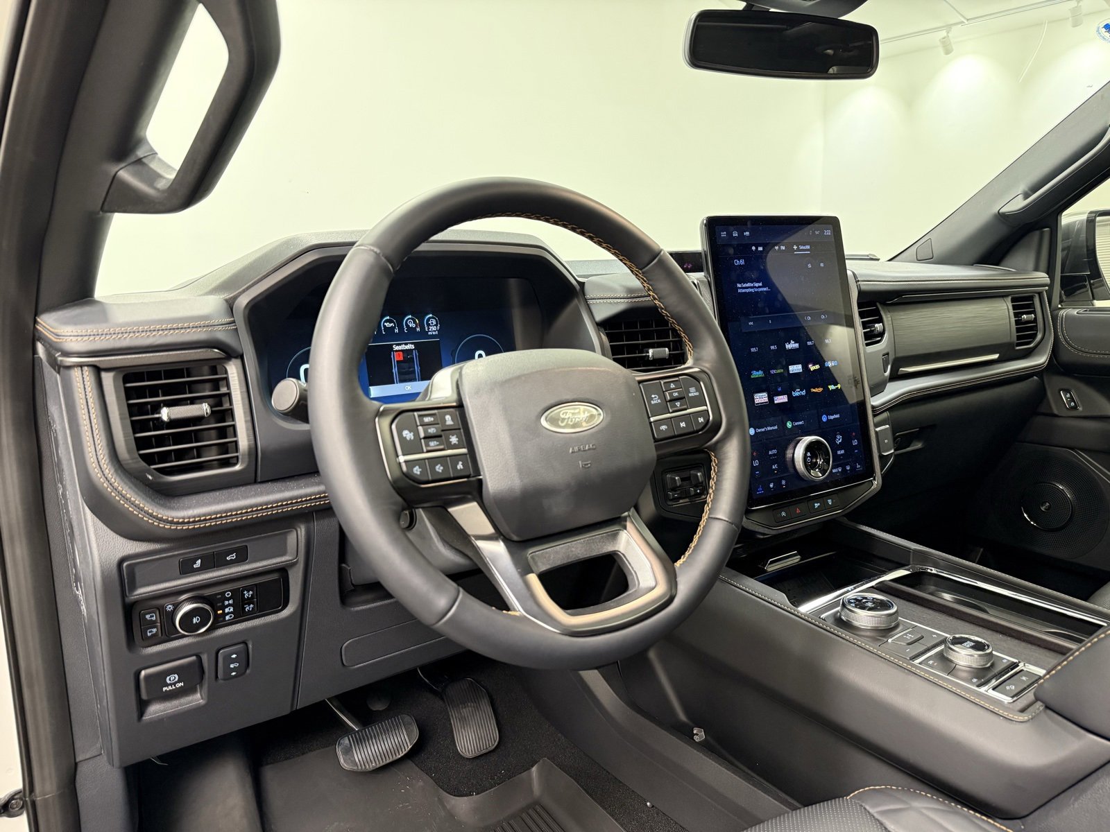 Used 2024 Ford Expedition Max Platinum image 15