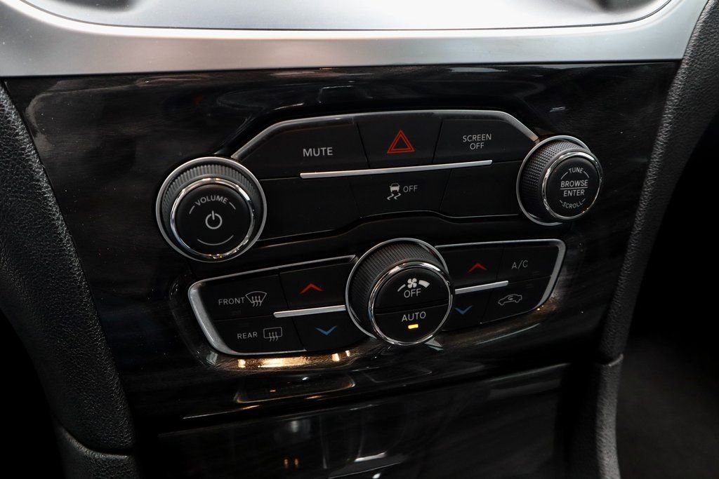 Used 2022 Chrysler 300 Touring image 33