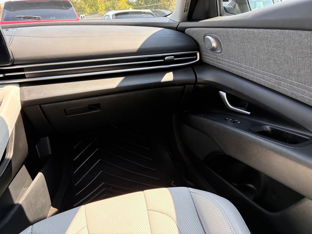 Certified 2024 Hyundai Elantra Limited FWD image 41