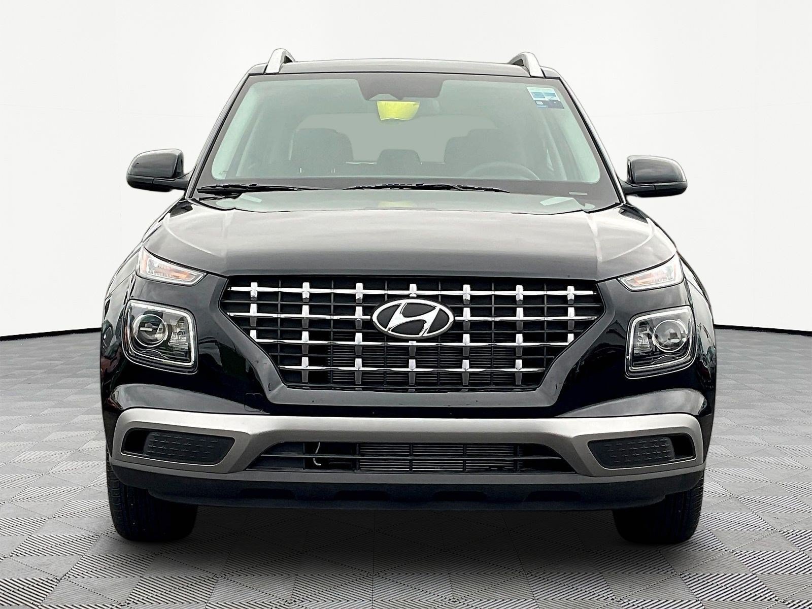 New 2026 Hyundai Venue SEL FWD image 2
