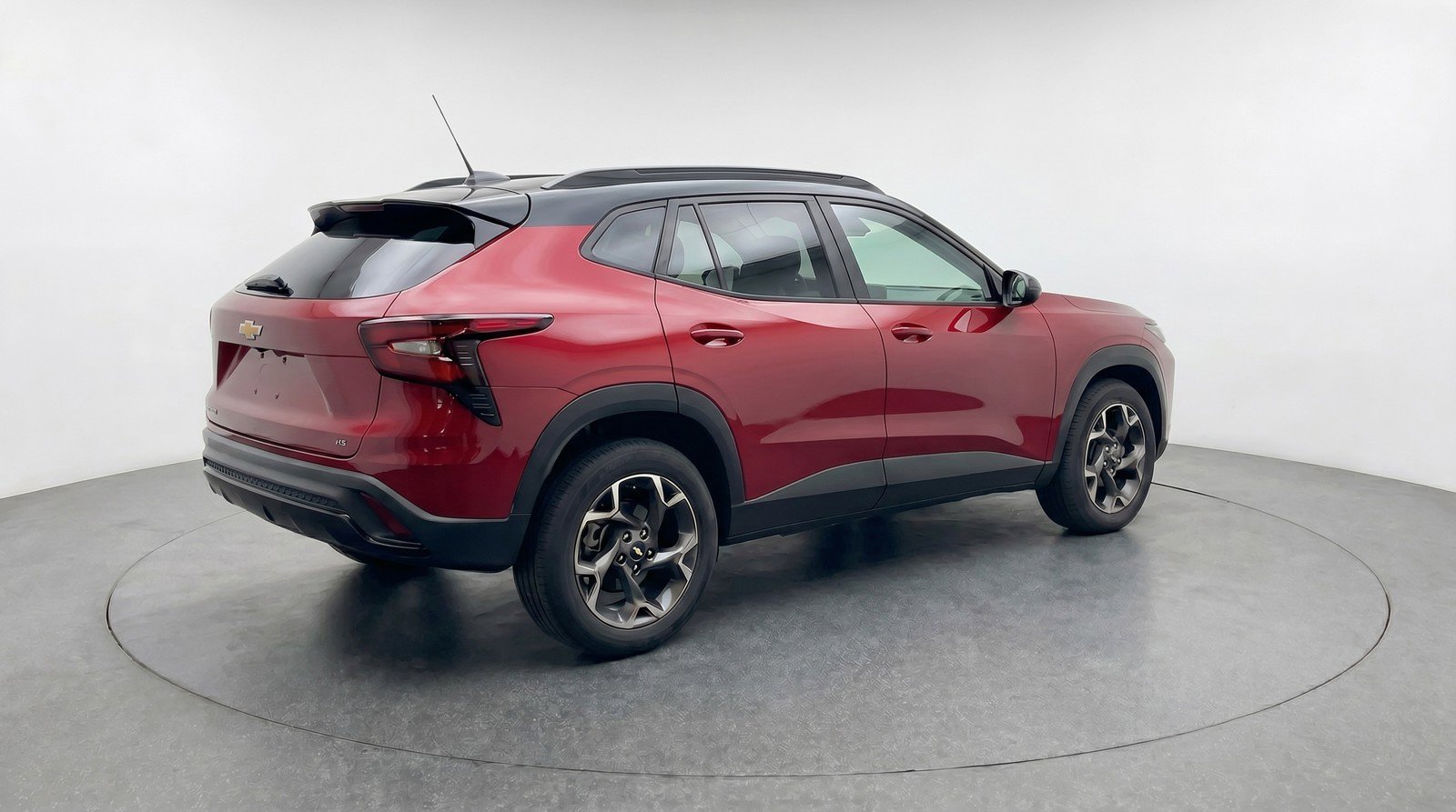 Used 2025 Chevrolet Trax LT FWD image 9