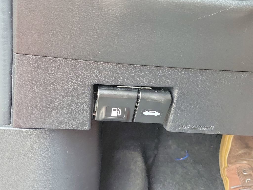 Used 2023 Nissan Kicks SV FWD image 30