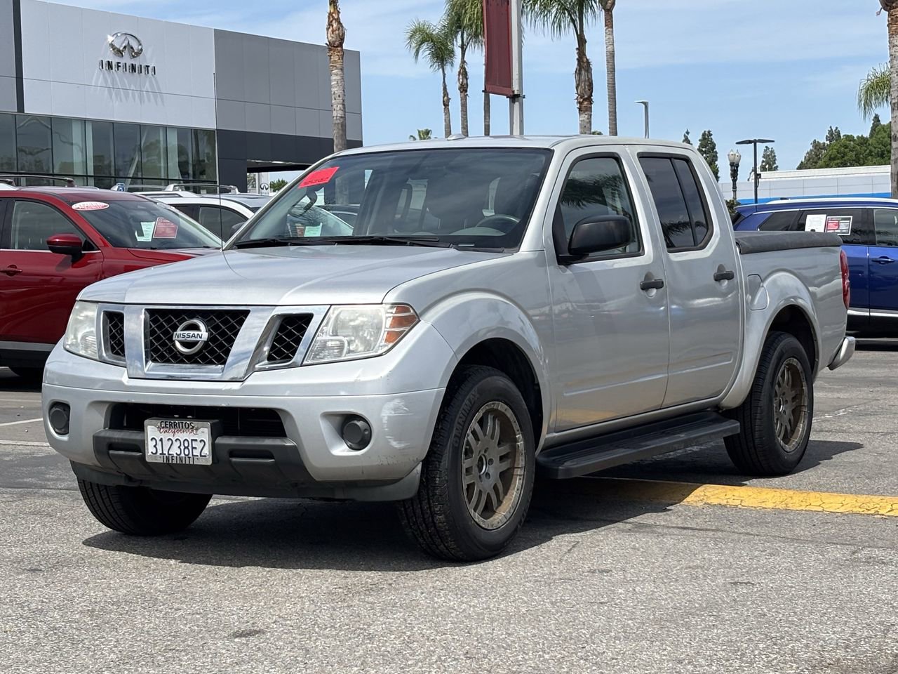Certified 2016 Nissan Frontier SV image 2