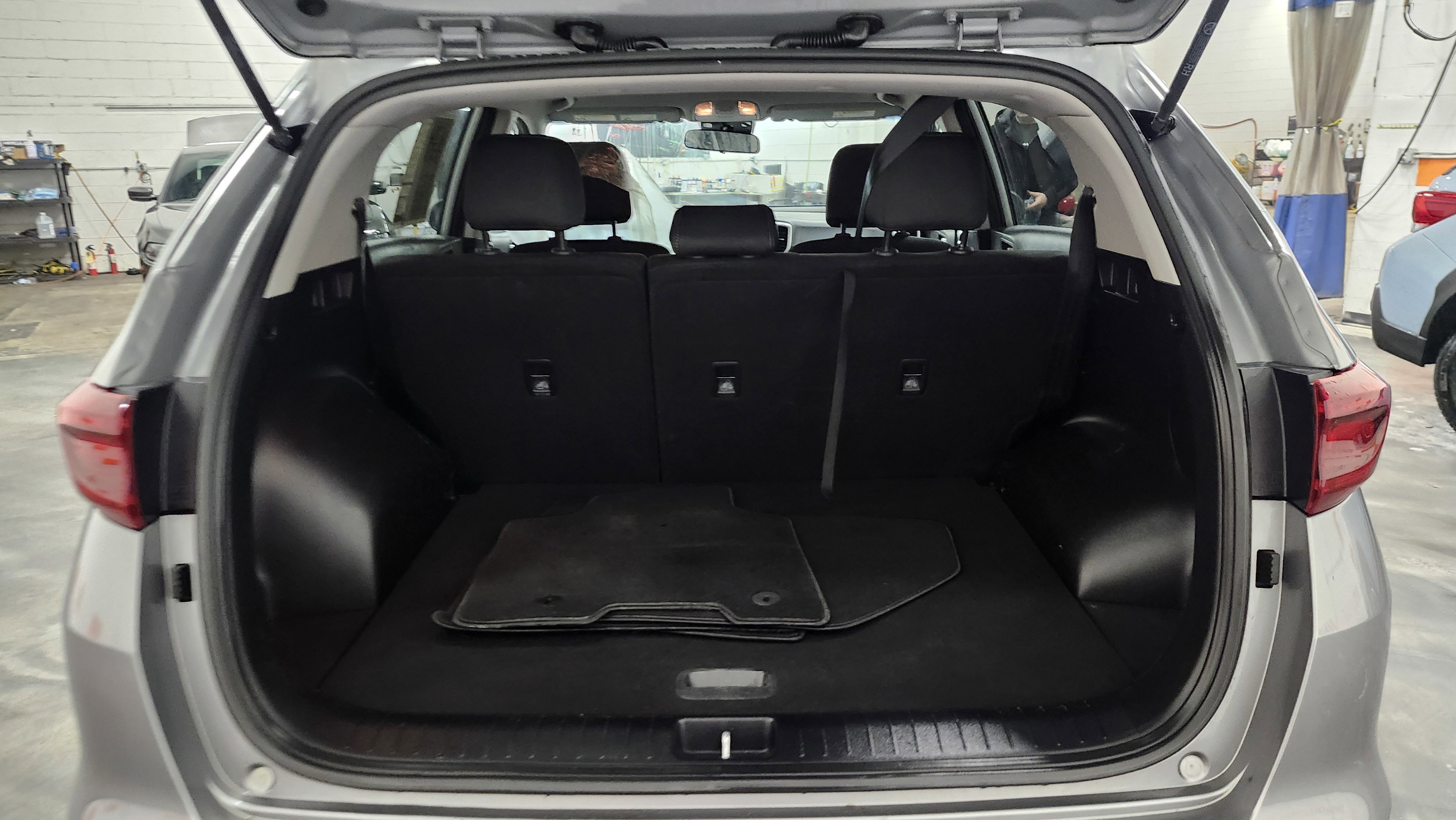 Used 2020 Kia Sportage LX image 20