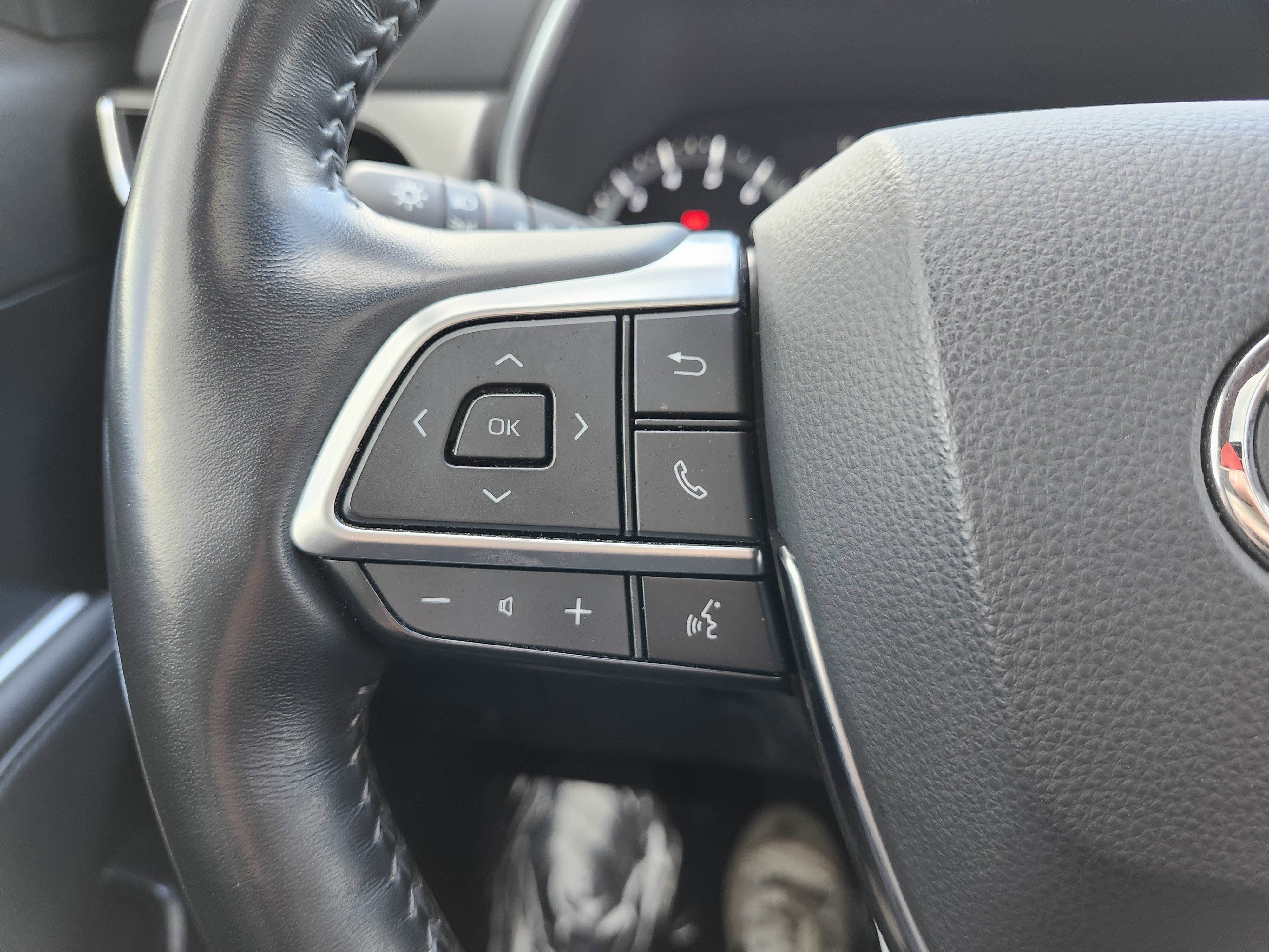 Used 2021 Toyota Highlander Limited image 43