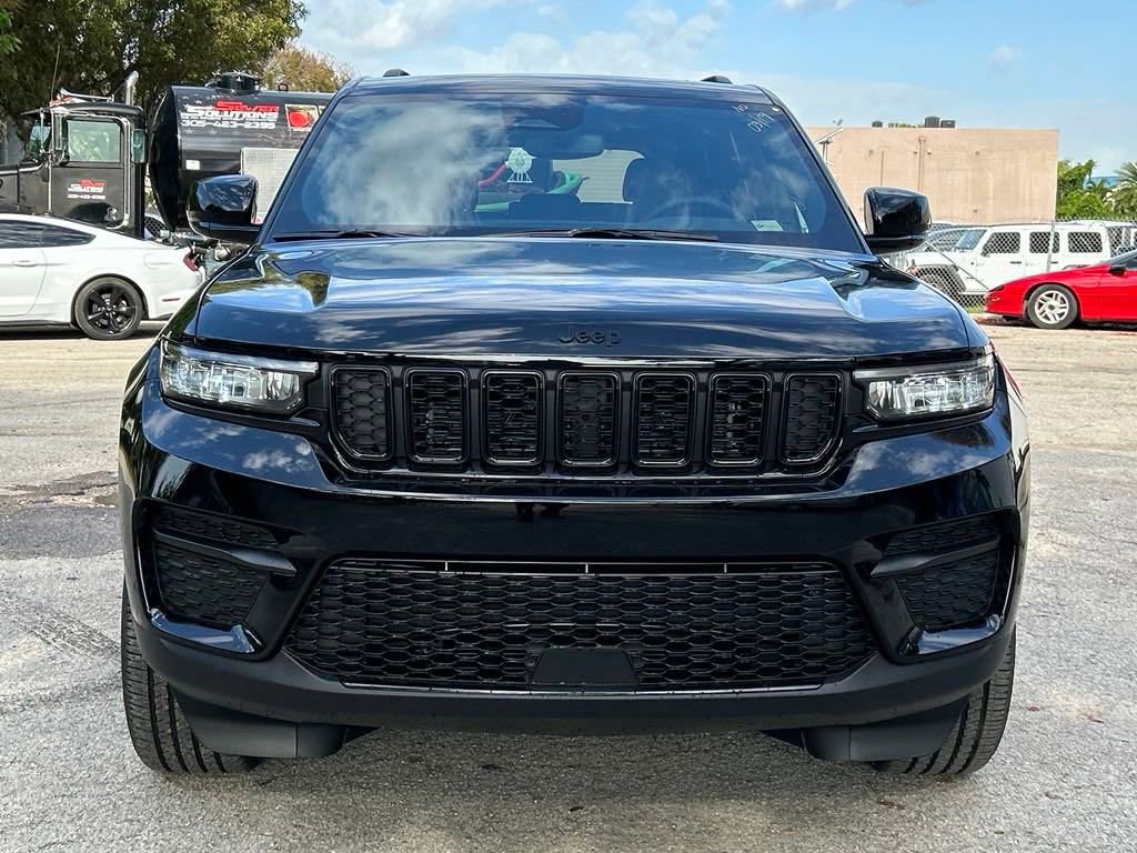 New 2024 Jeep Grand Cherokee Altitude RWD image 8