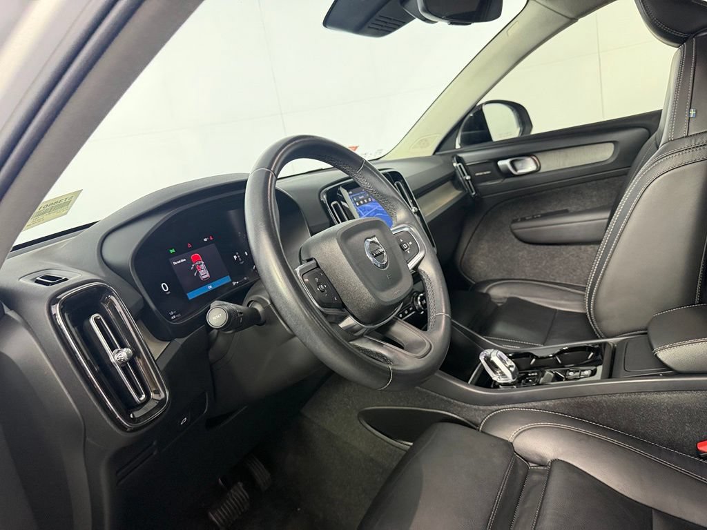 Used 2023 Volvo XC40 B5 Plus w/ Climate Package AWD/4WD image 25
