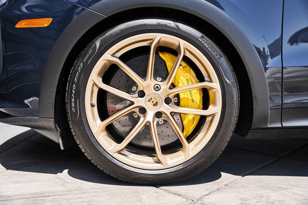 Used 2024 Porsche Cayenne Turbo GT AWD/4WD image 3
