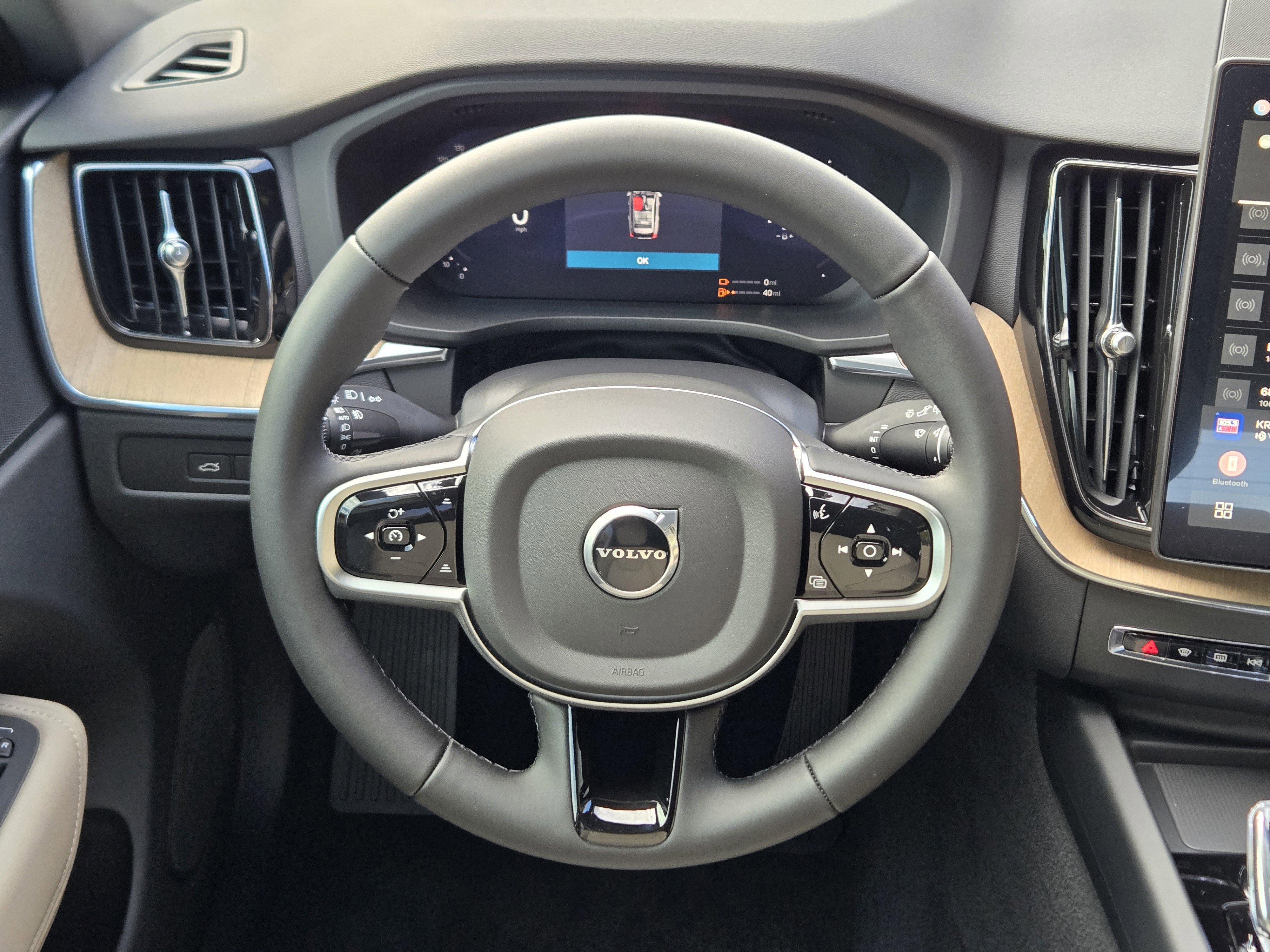 Used 2026 Volvo XC60 T8 Plus w/ Protection Package Premier AWD/4WD image 24