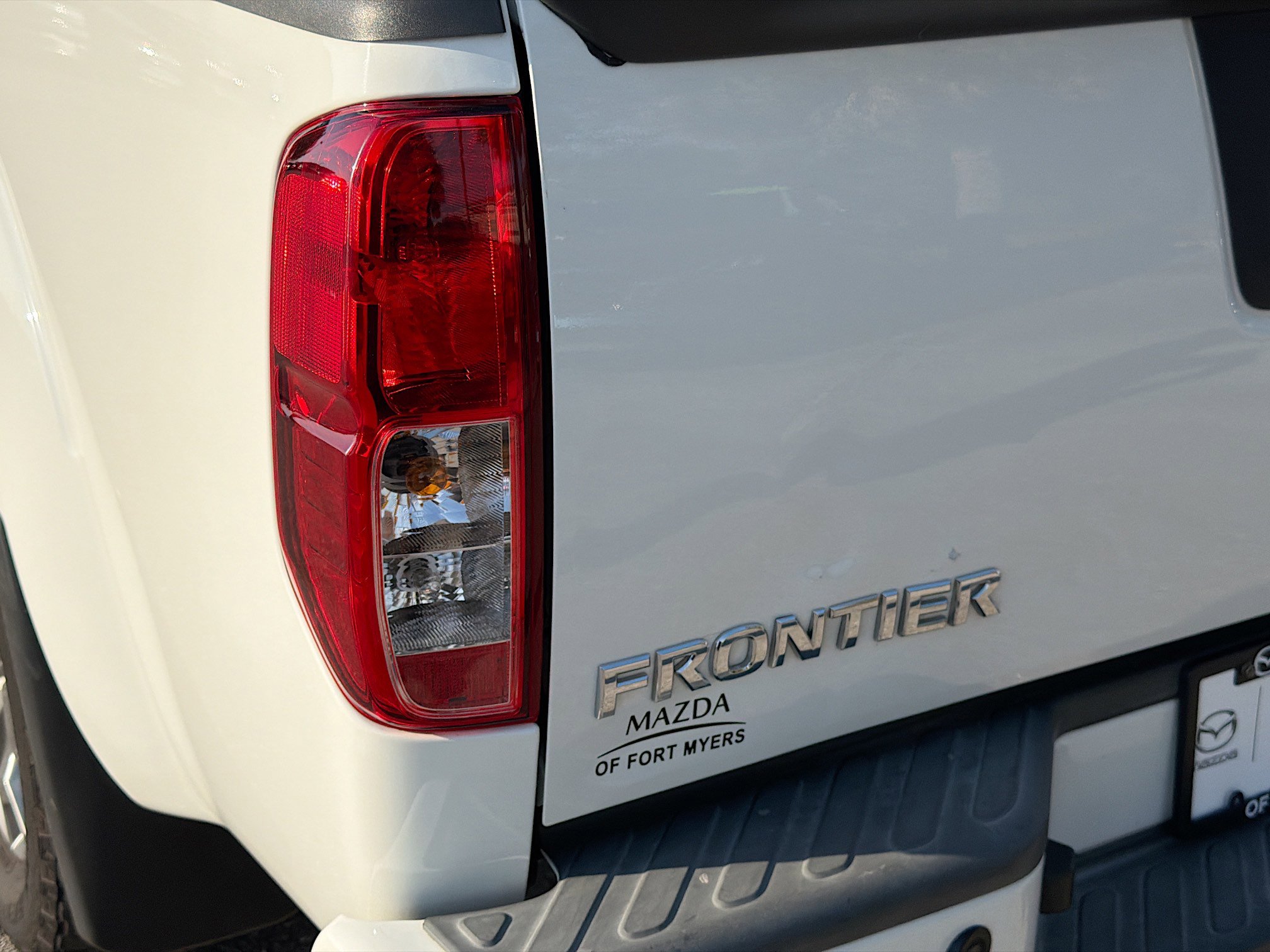 Used 2020 Nissan Frontier SV image 10