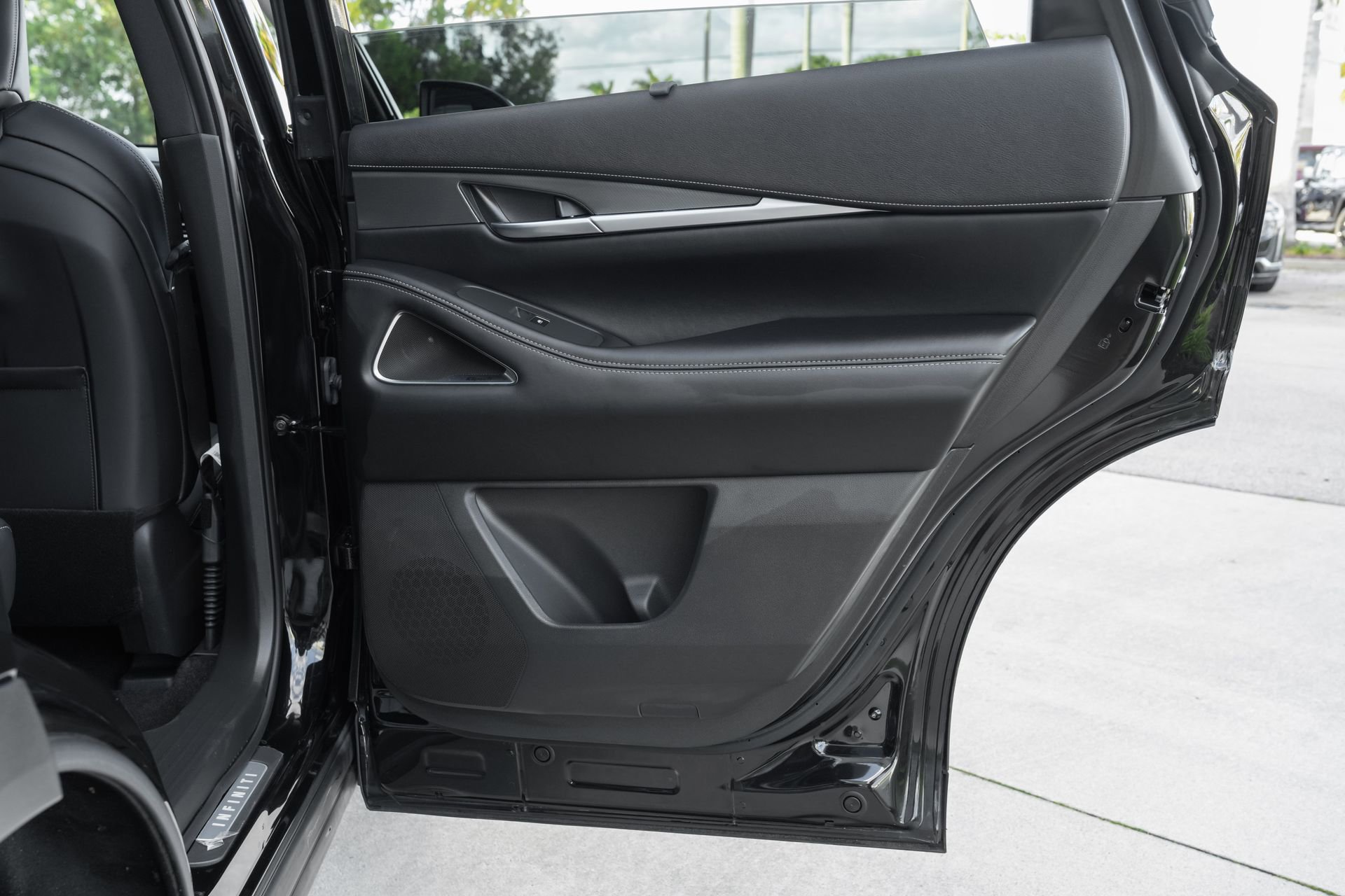 Certified 2026 INFINITI QX60 Luxe w/ Cargo Package FWD image 34