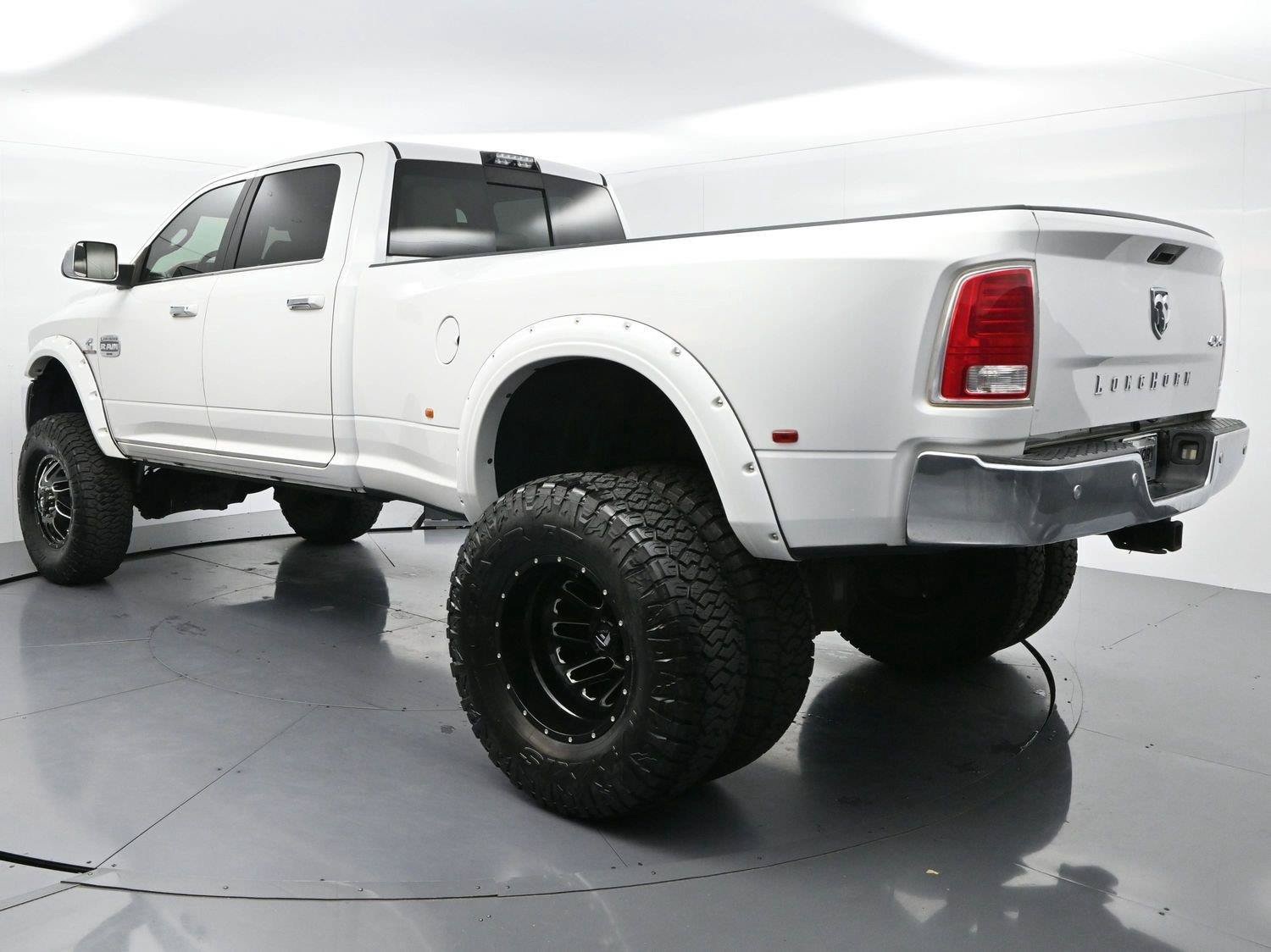 Used 2018 RAM 3500 Laramie Longhorn w/ Longhorn Southfork Package AWD/4WD image 5