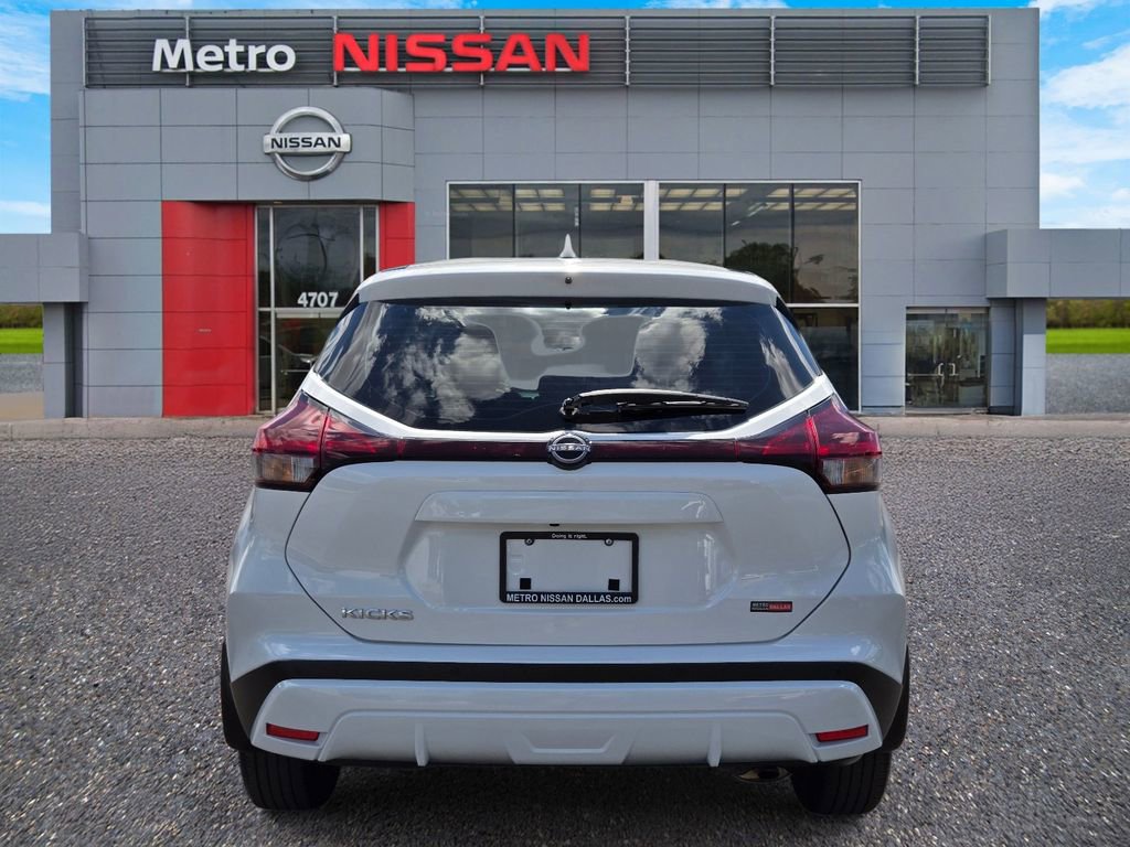 Used 2024 Nissan Kicks S image 5