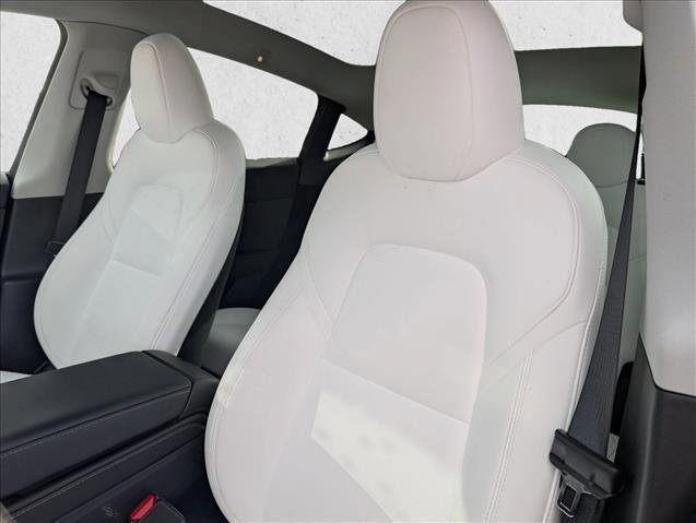 Used 2025 Tesla Model Y Performance image 18