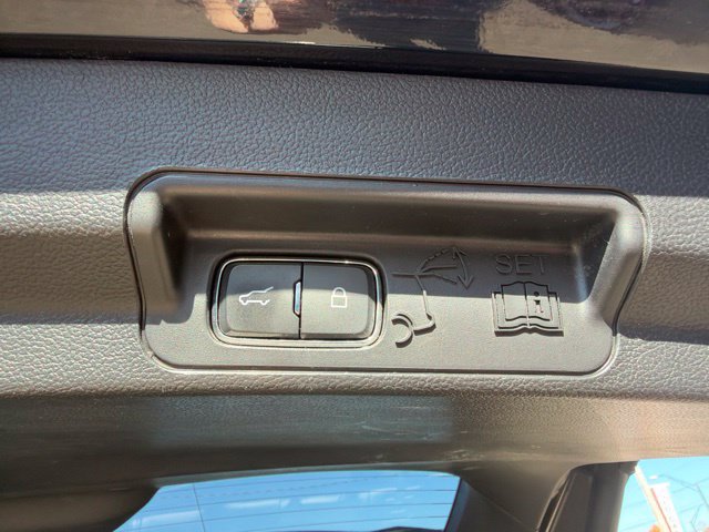 Used 2020 Ford Explorer Limited RWD image 15