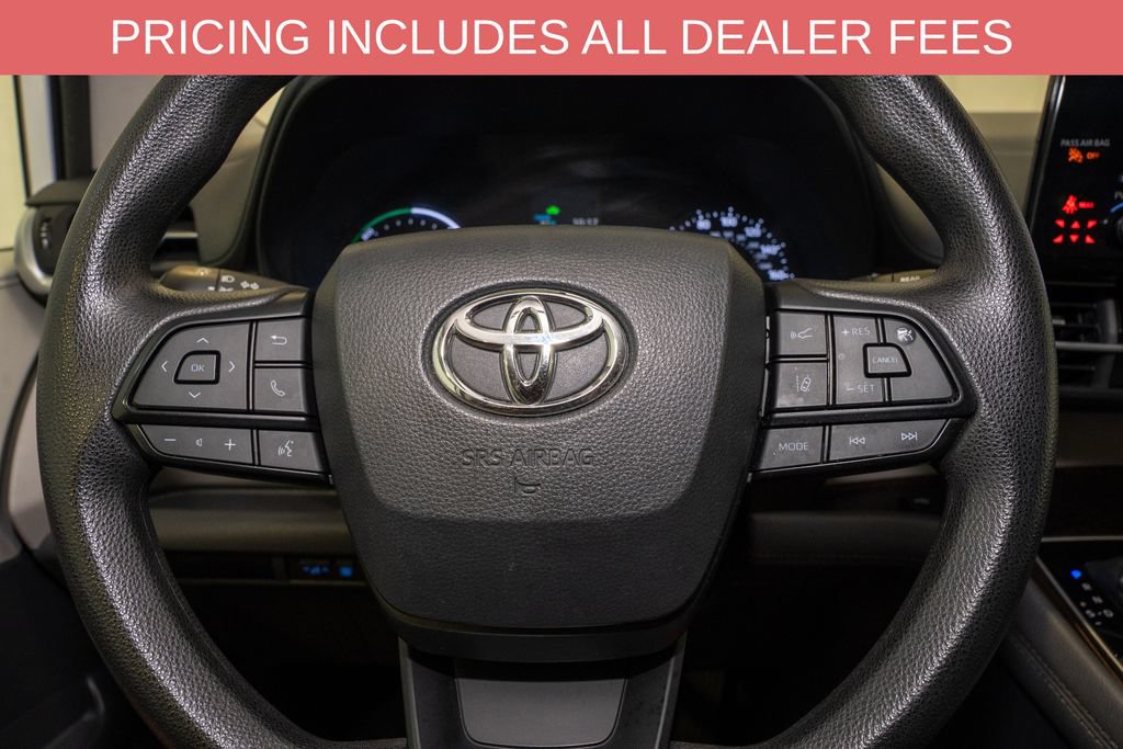 Used 2024 Toyota Sienna LE FWD image 17