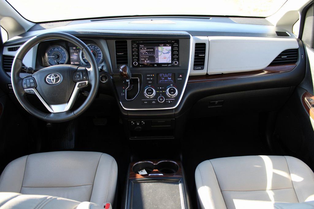 Used 2019 Toyota Sienna Limited w/ Carpet Mat Package AWD/4WD image 13