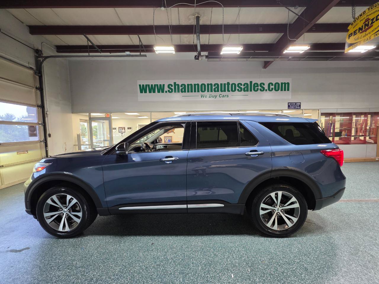 Used 2020 Ford Explorer Platinum w/ Premium Technology Package AWD/4WD image 10