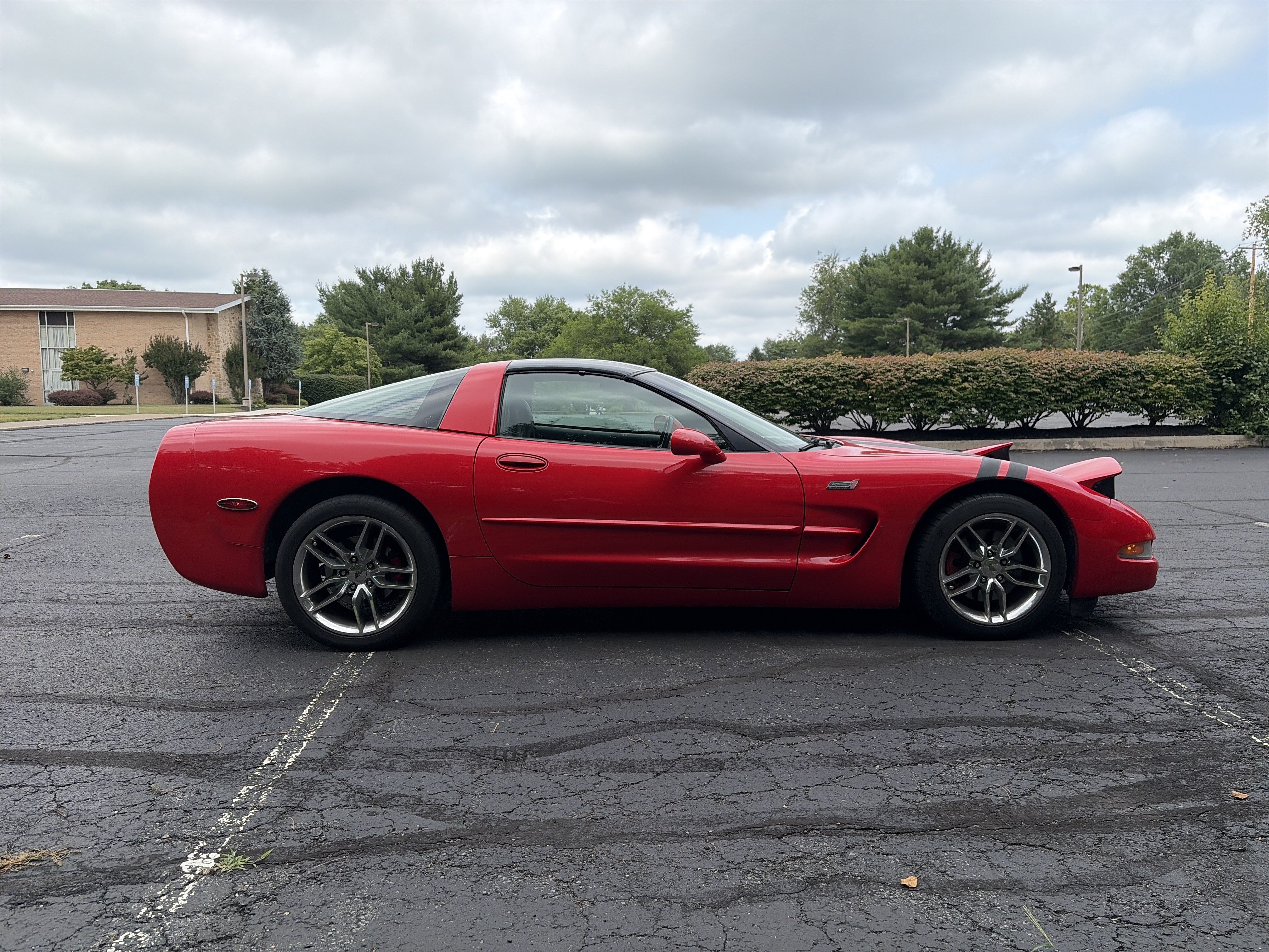 Used 2001 Chevrolet Corvette Coupe w/ Preferred Equipment Group1 RWD image 4
