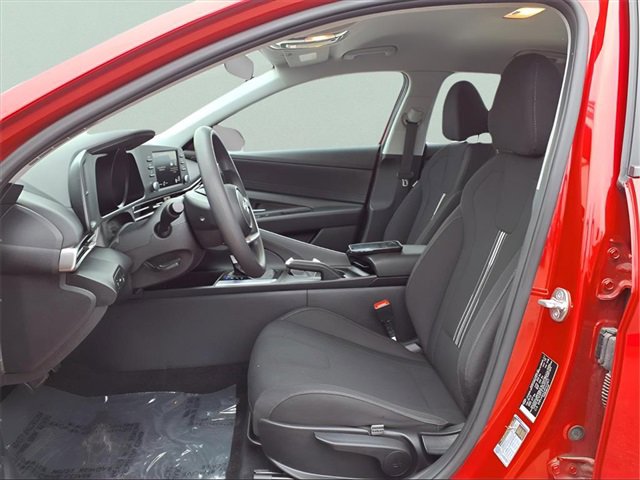 Used 2023 Hyundai Elantra SEL image 18