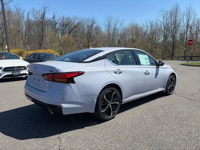 New 2025 Nissan Altima 2.5 SR w/ SR Premium Package FWD image 8
