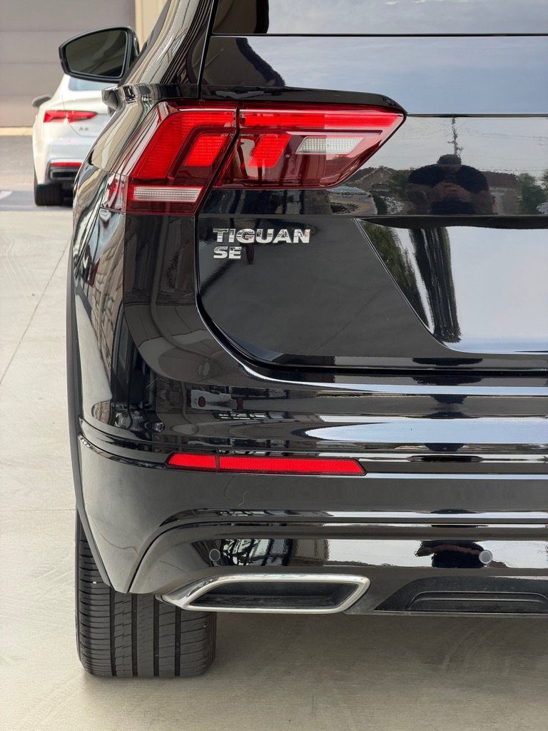 Used 2021 Volkswagen Tiguan SE R-Line AWD/4WD image 14