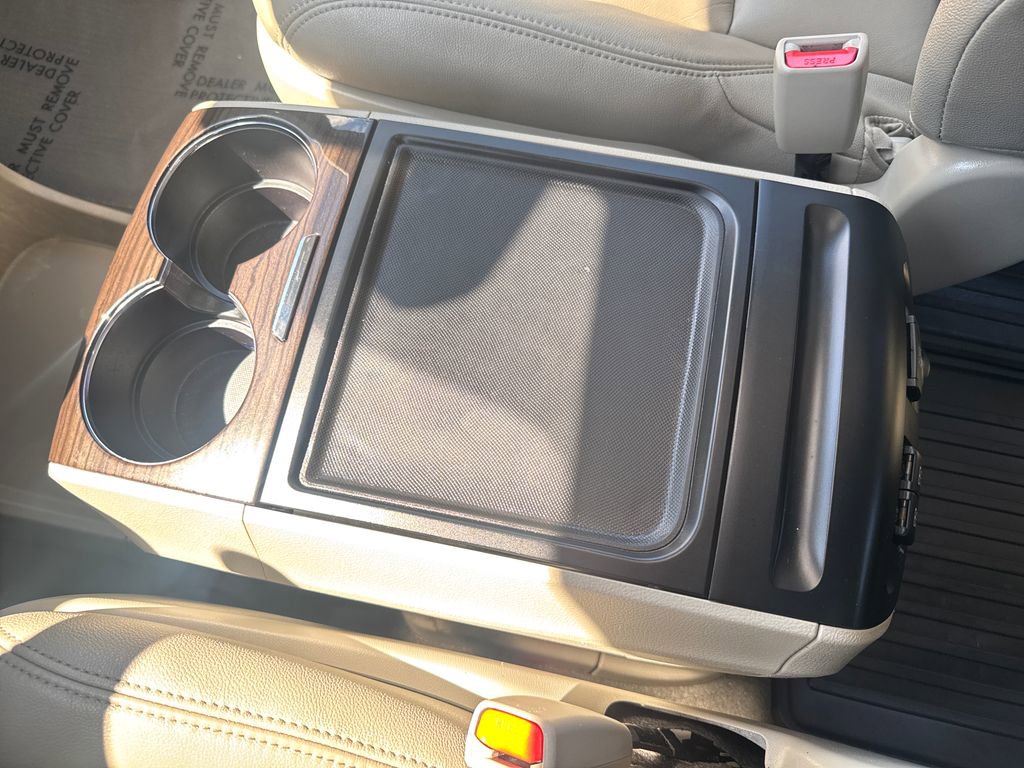 Used 2020 Toyota Sienna XLE w/ XLE Navigation Package AWD/4WD image 32