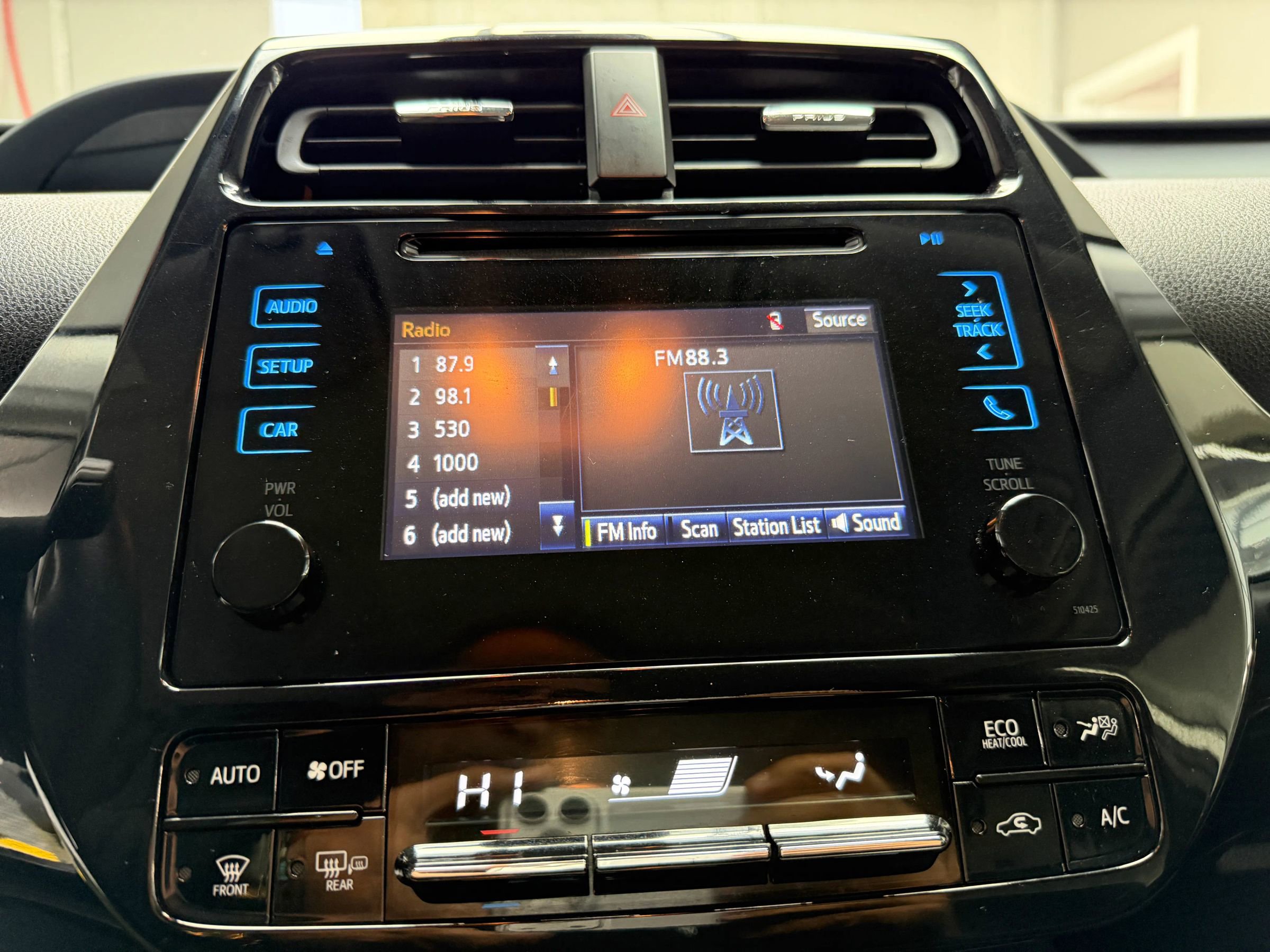 Used 2019 Toyota Prius LE image 28