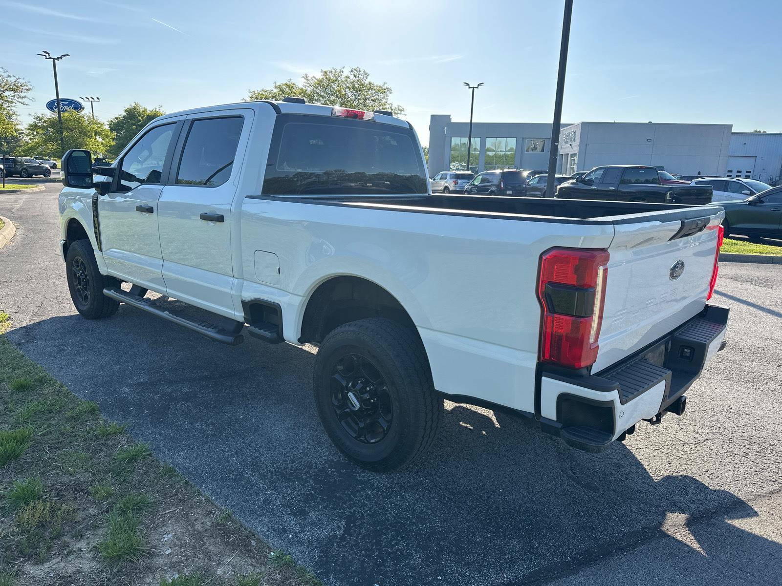 Used 2024 Ford F250 XL w/ STX Appearance Package AWD/4WD image 4