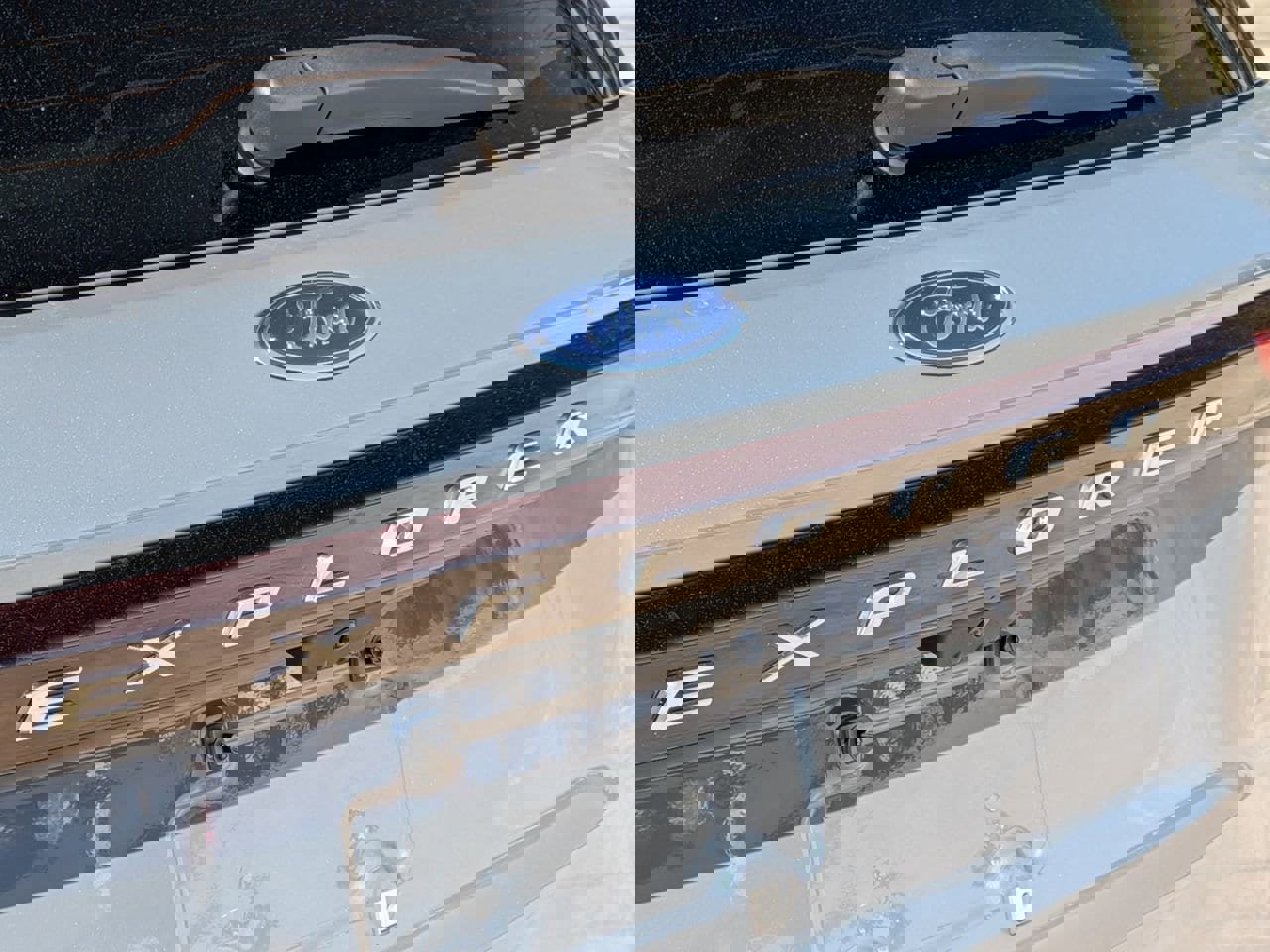 Used 2025 Ford Explorer Active w/ Active Comfort Package image 6