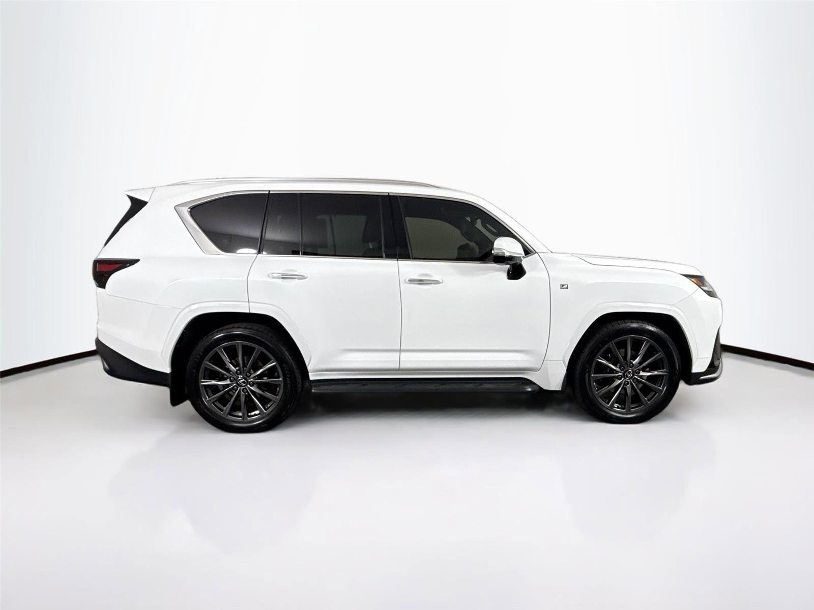 Used 2024 Lexus LX 600 F Sport image 11