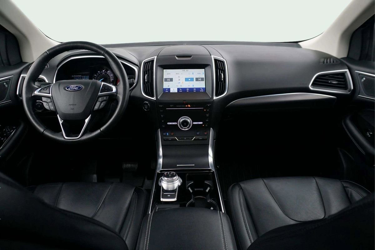Used 2019 Ford Edge Titanium w/ Equipment Group 301A AWD/4WD image 21