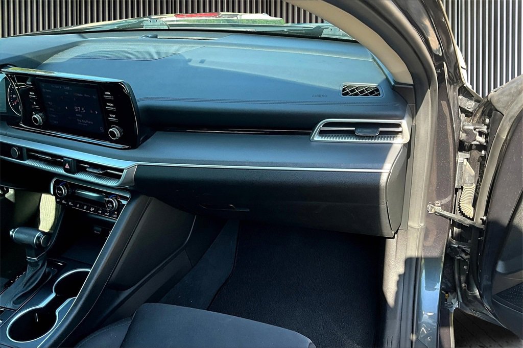 Used 2023 Kia K5 LXS image 16