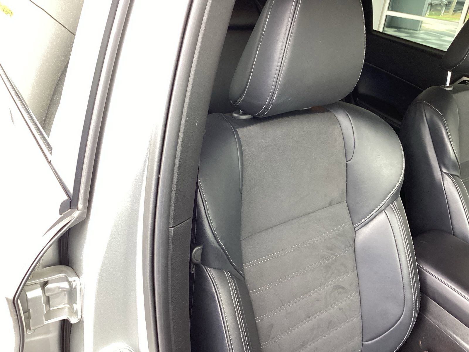 Used 2024 Mitsubishi Outlander SE Black Edition image 18