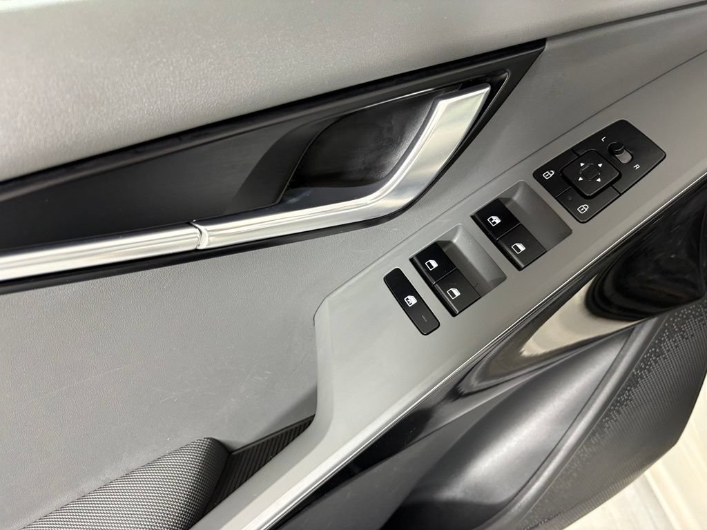 Used 2024 Kia Niro EX FWD image 19