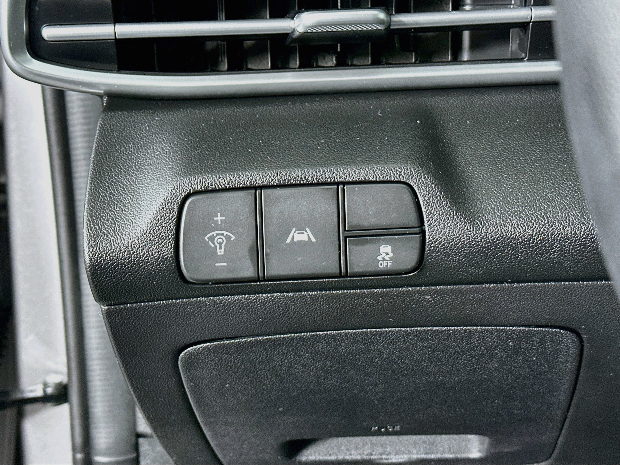 Used 2023 Hyundai Elantra SEL w/ Cargo Package FWD image 17
